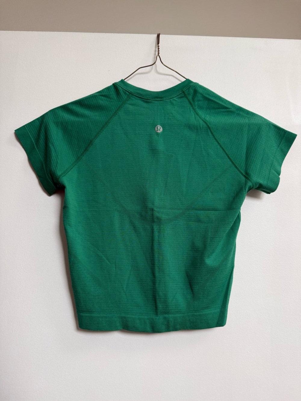 lululemon athletica Swiftly Cropped Tee Size 4
